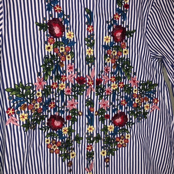 Floral embroidered button down Shirt - Picture 2 of 5
